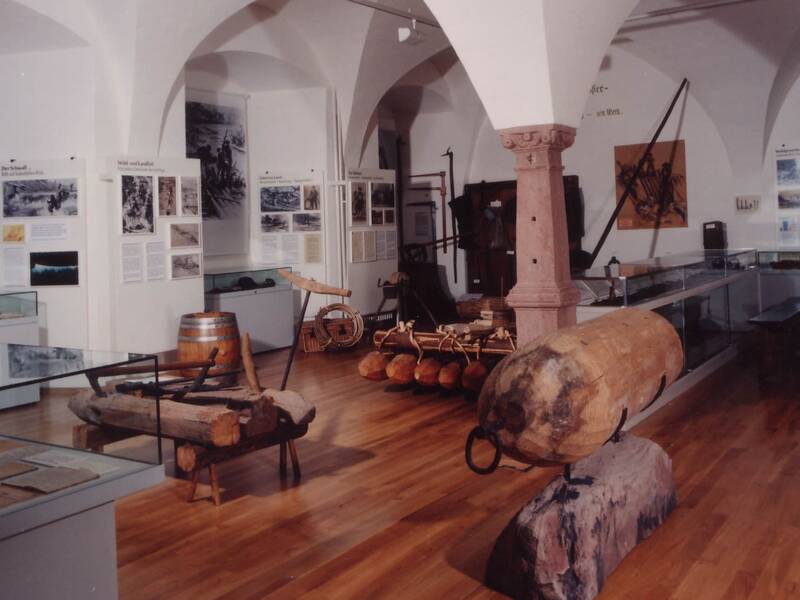 Blick in die Flößerstube Wolfach mit handwerklichen Geräten